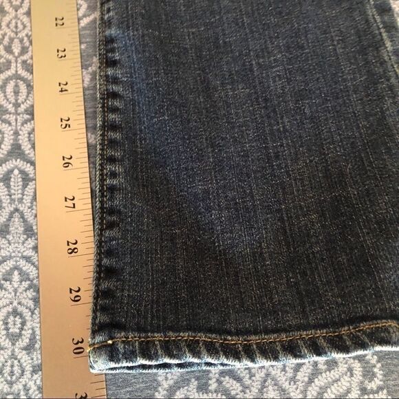 Awesome Express Distressed Eva Boot Leg Jeans size 2! - Picture 14 of 16
